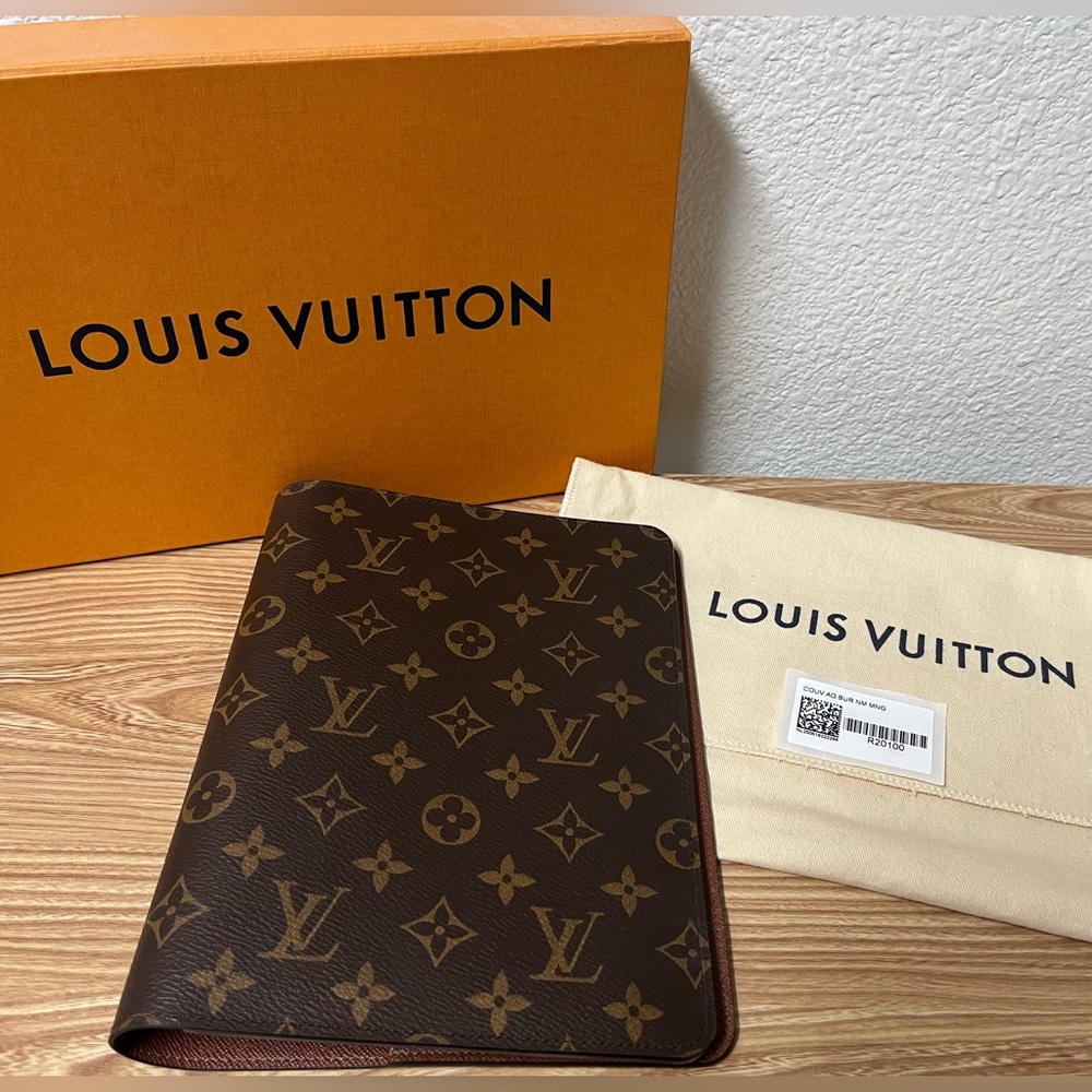 Louis Vuitton monogram desk agenda gm